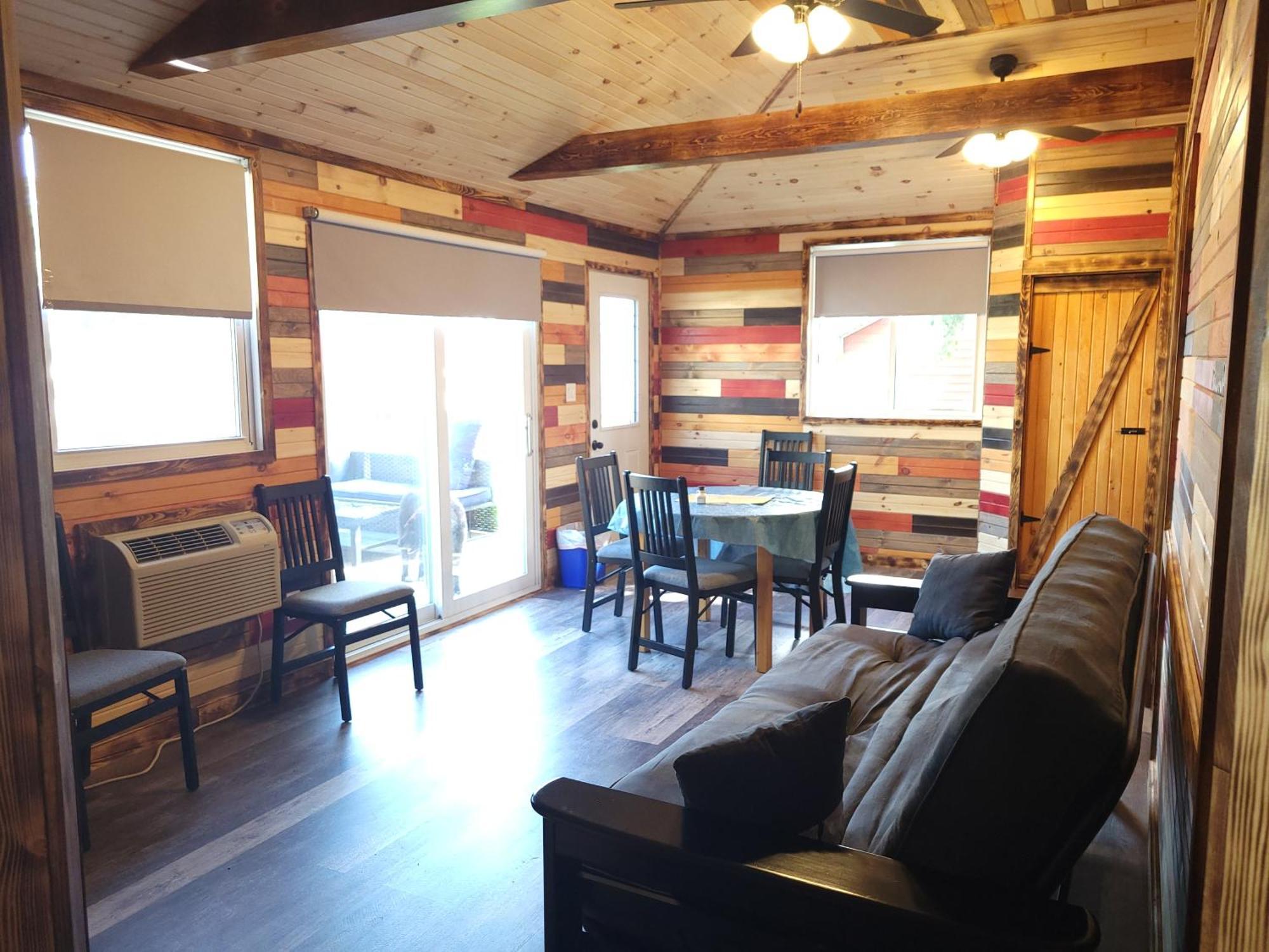Stoneburg Cove Cottages Carrying Place Room photo